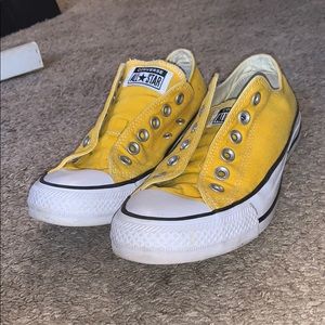 Low cut converse